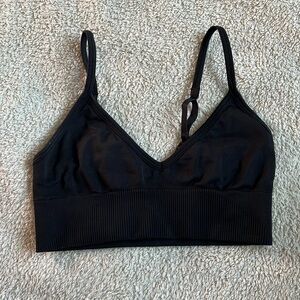 Lululemon women’s sports bra black good condition size 0